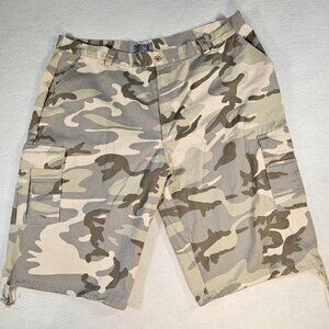 Mens Urban City Reppin The Streets Shorts Green Camouflage Size 40 Flaws